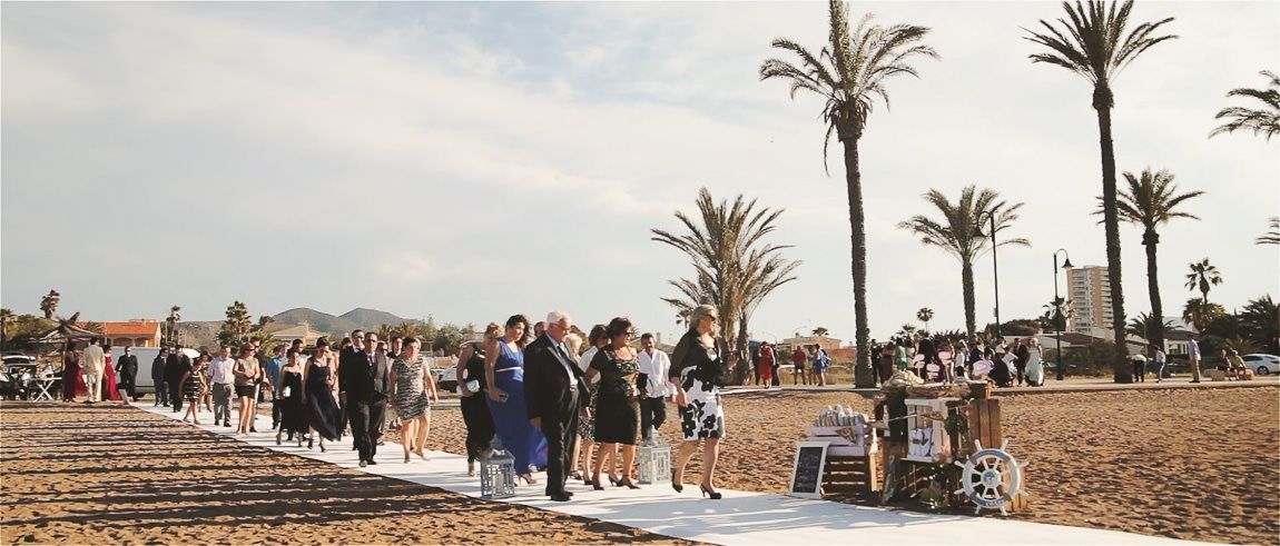 Invitados en una boda de playa